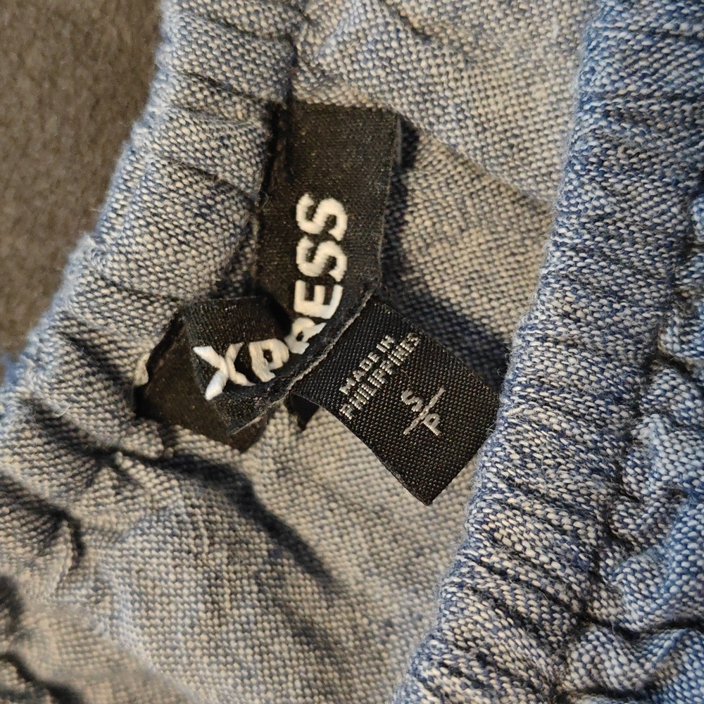 Express Gray Ruffle Crop Top - Picture 4 of 7